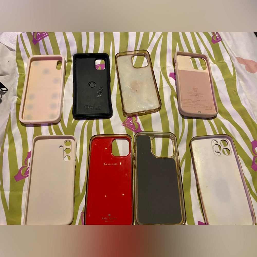 Multicolor Multi-Phone Case Collection - Picture 4 of 8